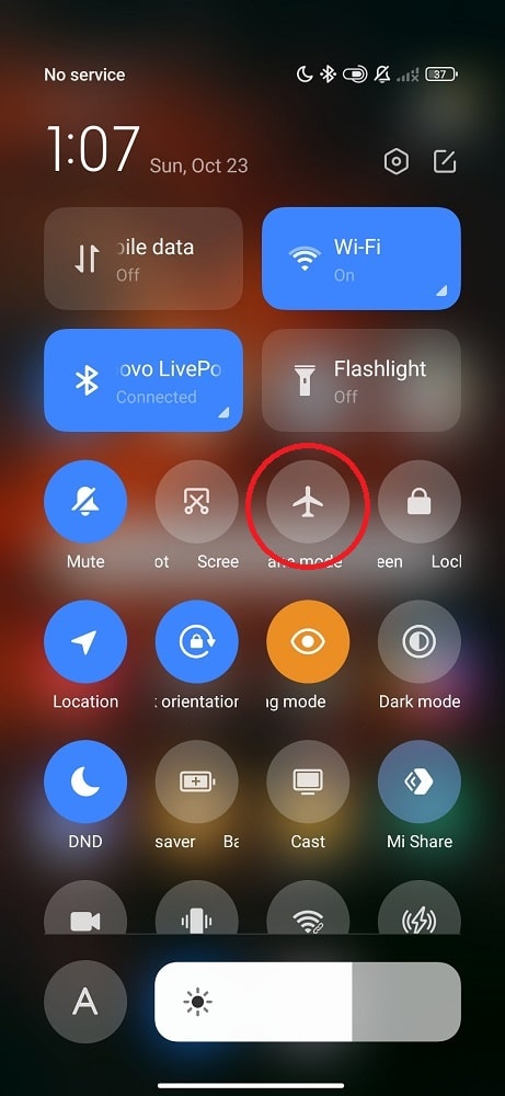 disable airplane to resolve mobile network state
